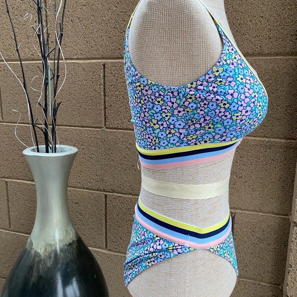 Juicy Couture two piece floral swimsuit - Picture 5 of 7